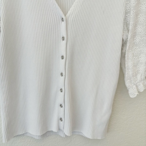 Elie. Elie Tahari white ribbed button‎ down eyelet sleeve top Size Large - Picture 3 of 7